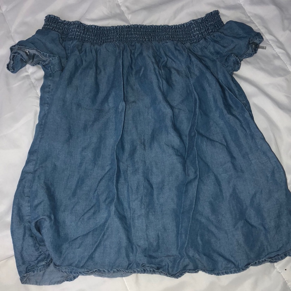 Old nave off the shoulder shirt